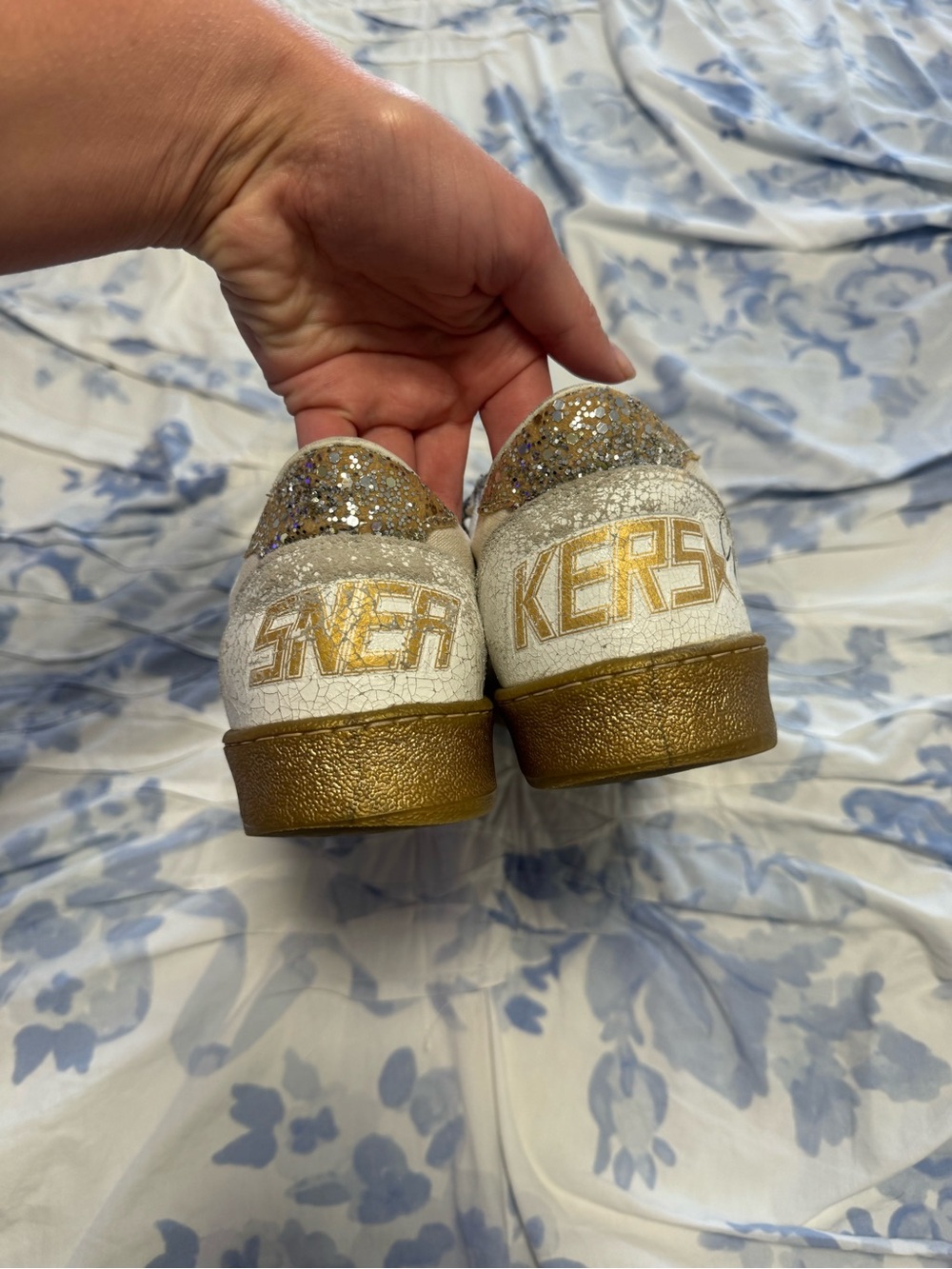 Golden Goose Cream & Silver Superstar Low-Top Sneakers with Gold Soles - Picture 6 of 9